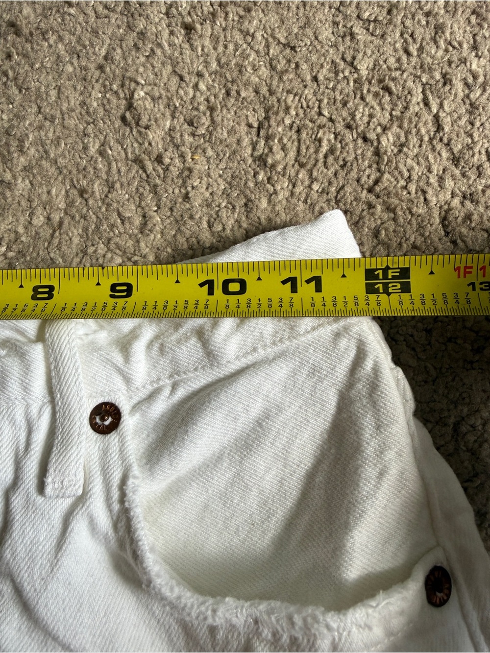 AGOLDE Stella White High-Waist Frayed Hem Women’s Hidden Button Fly Shorts- 23 - Picture 7 of 14